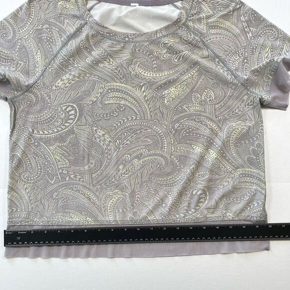 Lululemon Stripe In Stride Short Sleeve In Spirit Multi Mesh Detail Size 8 EUC - Picture 6 of 6